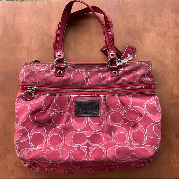 Coach Handbags - 100% Authentic Coach Poppy Signature Glam Tote | Pre-loved | GUC